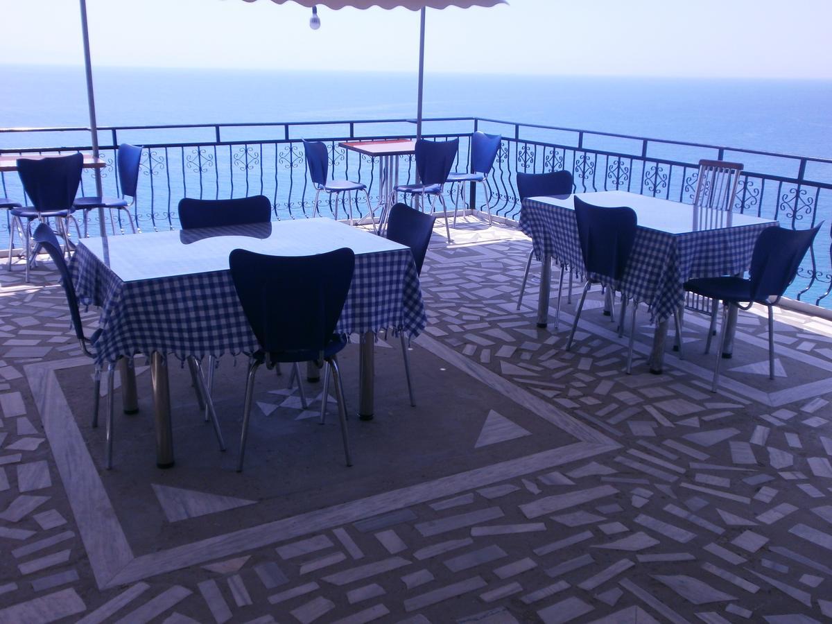 Odhisea Hotel Restaurant Qeparo Exterior foto