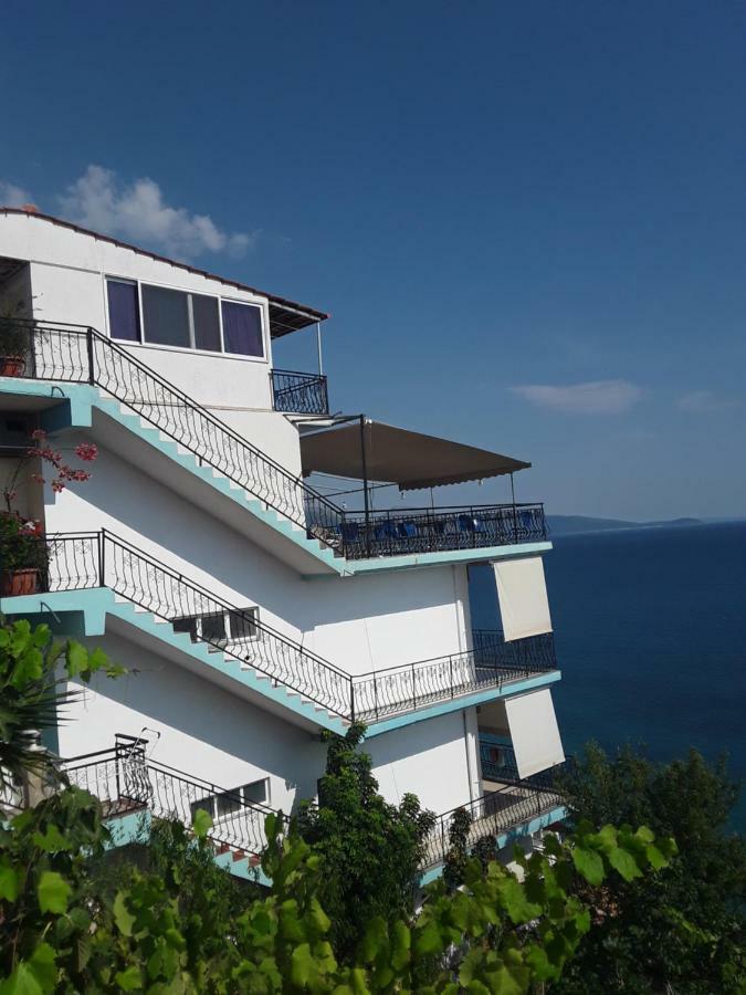 Odhisea Hotel Restaurant Qeparo Exterior foto